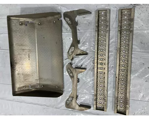 Detroit DD13 Exhaust DPF Assembly