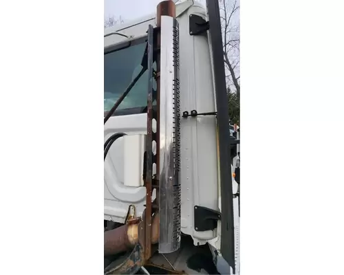Detroit DD13 Muffler Shield