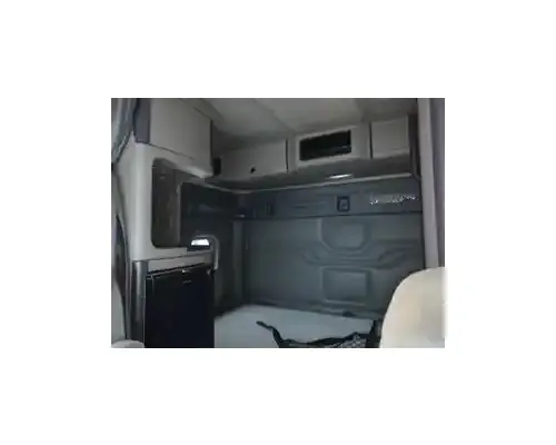 Detroit DD15 Cab