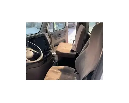 Detroit DD15 Cab