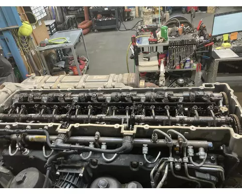 Detroit DD15 Engine Assembly