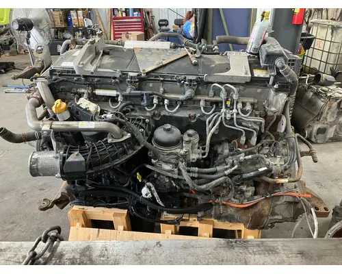 Detroit DD15 Engine Assembly