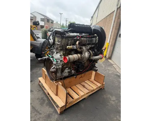 Detroit DD15 Engine Assembly