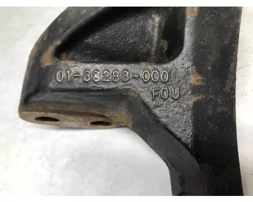 Detroit DD15 Engine Mounts