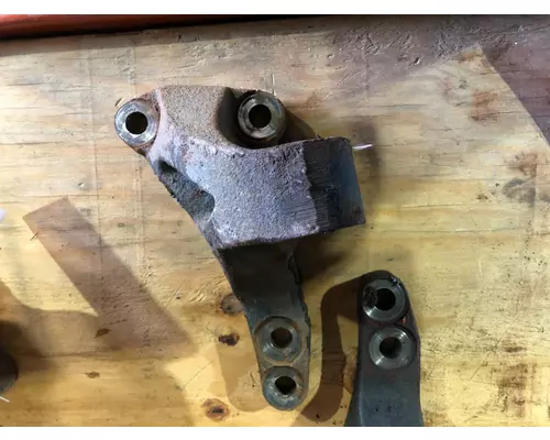 Detroit DD15 Engine Mounts