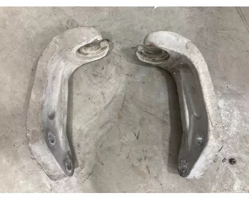 Detroit DD15 Engine Mounts