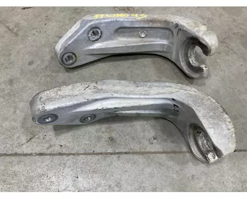 Detroit DD15 Engine Mounts