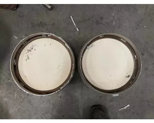 Detroit DD15 Exhaust DPF Assembly