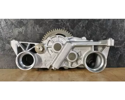 Detroit DD15 Oil Pump