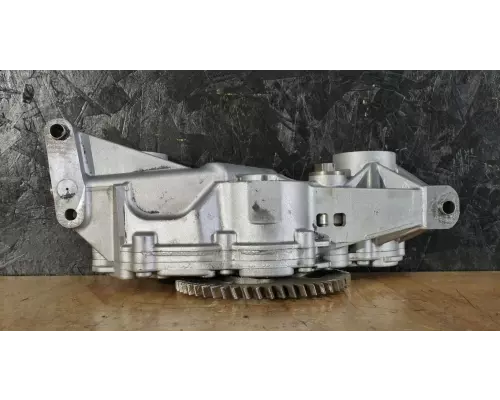 Detroit DD15 Oil Pump