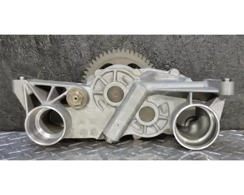 Detroit DD15 Oil Pump