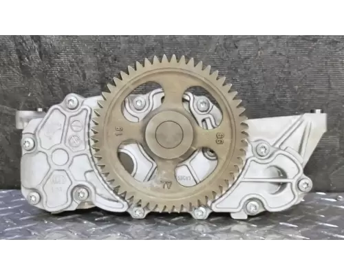 Detroit DD15 Oil Pump