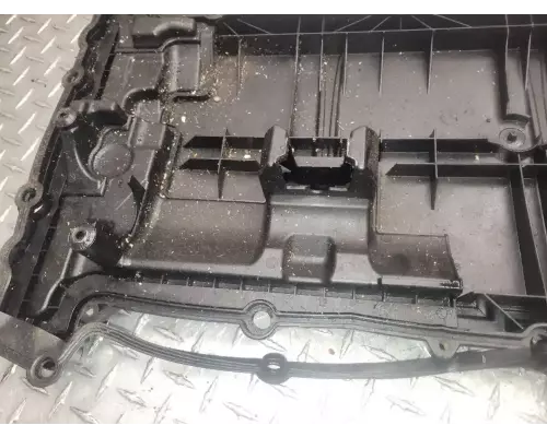 Detroit DD15 Valve Cover