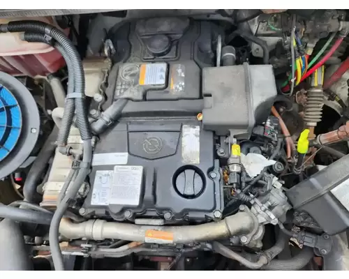 Detroit DD5 Engine Assembly