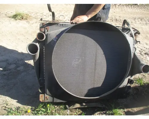 Detroit DDEC V 12.7L Radiator