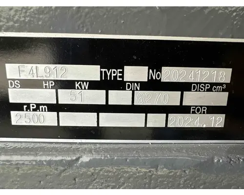 Deutz F4L912 Engine Assembly
