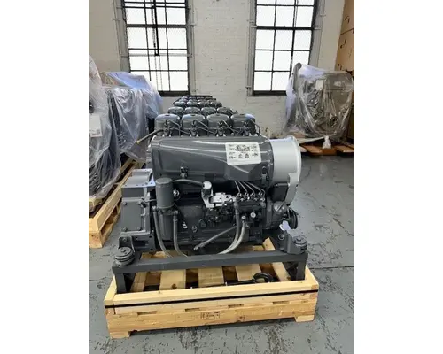 Deutz F4L912 Engine Assembly