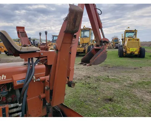 Ditch Witch R40 Equip Outrigger