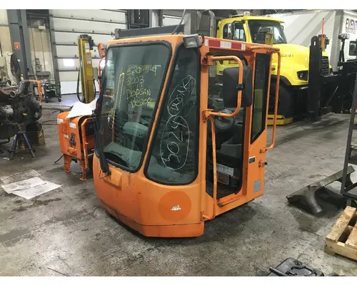 Cab DOOSAN DL200 Camerota Truck Parts
