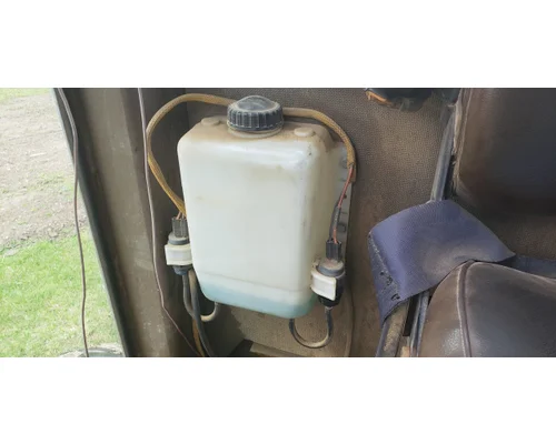 Dresser 850 Equip Windshield Washer Reservoir