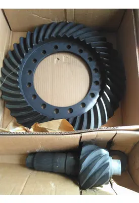 EATON-SPICER 30DS RING GEAR AND PINION