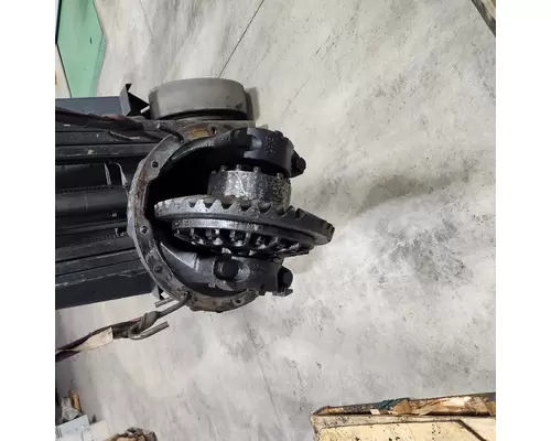 EATON SPICER 386 Cutoff Assembly (Complete With Axles)