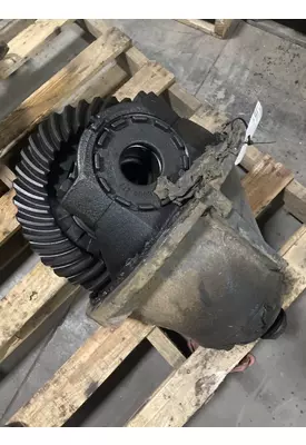 EATON SPICER Cascadia Cutoff Assembly (Complete With Axles)