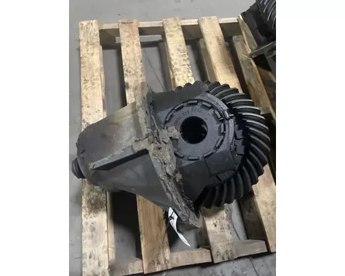 EATON SPICER Cascadia Cutoff Assembly (Complete With Axles)