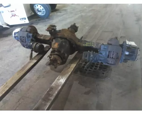 EATON-SPICER D40155 AXLE ASSEMBLY, REAR (FRONT)