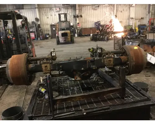 EATON-SPICER D46170DP AXLE HOUSING, REAR (FRONT)