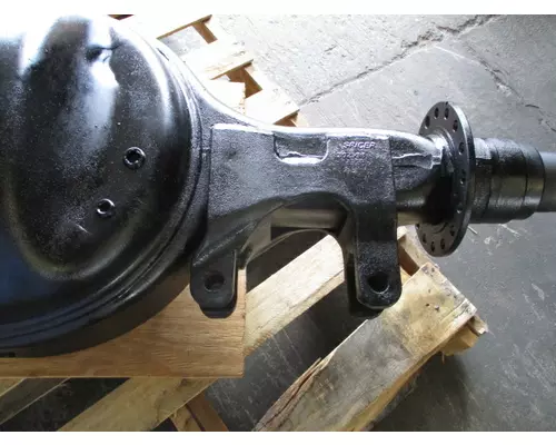 EATON-SPICER D46170 AXLE HOUSING, REAR (FRONT)
