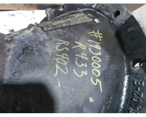 EATON-SPICER RS402R390 DIFFERENTIAL ASSEMBLY REAR REAR