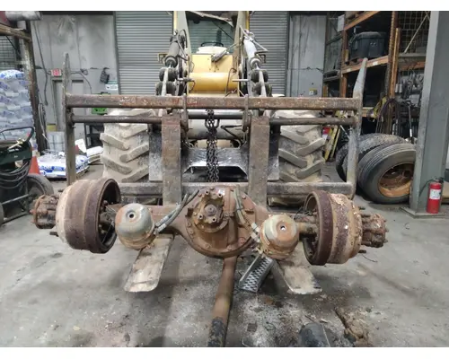 EATON-SPICER RS404 AXLE HOUSING, REAR (REAR)