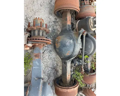 EATON 2.92 Axle Assembly, Rear