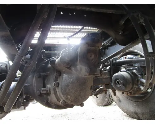 EATON 587 Rear End
