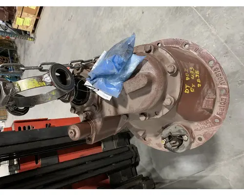EATON DT402 DIFFERENTIAL-FRONT