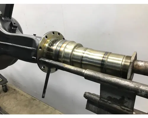 EATON RS-404 Axle Housing (Rear)