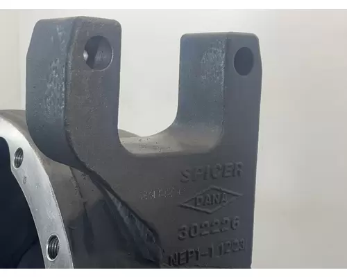 EATON RS-404 Axle Housing (Rear)