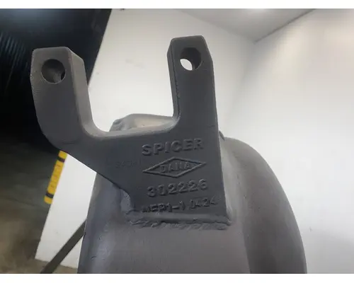 EATON RS-404 Axle Housing (Rear)