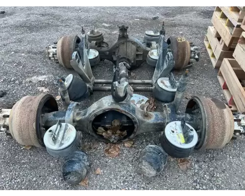Eaton DS405 Axle Housing (Front)