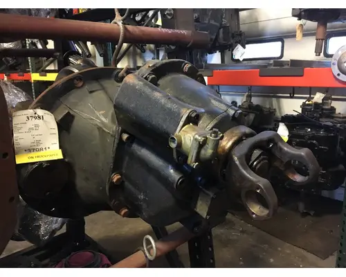 Rears (Front) EATON DS480P WM. Cohen &amp; Sons