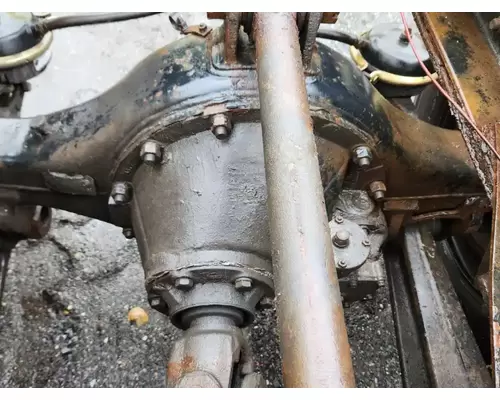 Eaton RS402 Axle Assembly, Rear