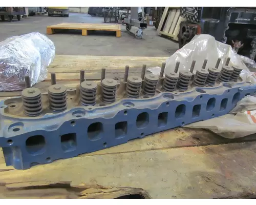 FORD 300 Cylinder Head