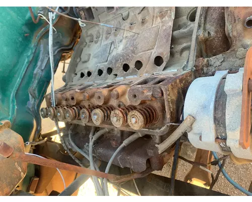 FORD 330 Cylinder Head