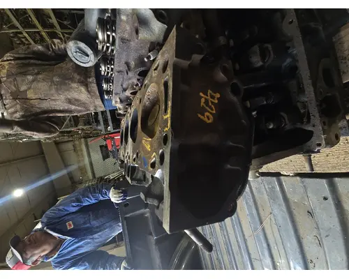 FORD 370 Cylinder Head