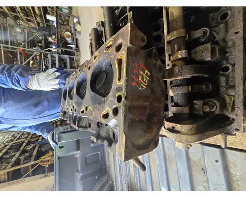 FORD 370 Cylinder Head