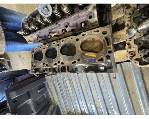 FORD 370 Cylinder Head