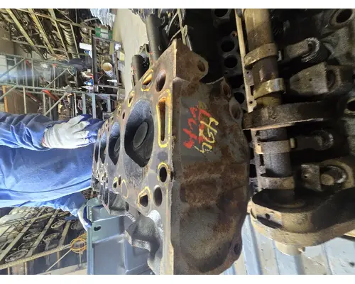 FORD 370 Cylinder Head