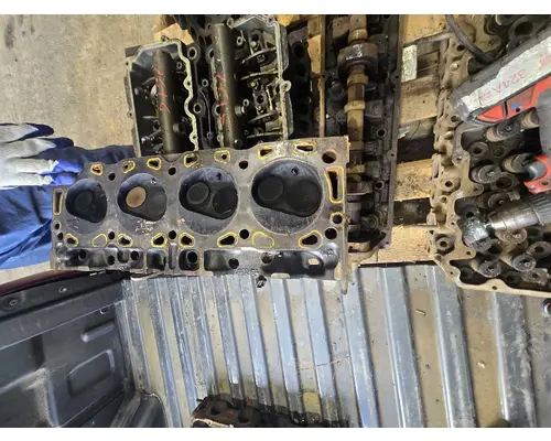FORD 370 Cylinder Head
