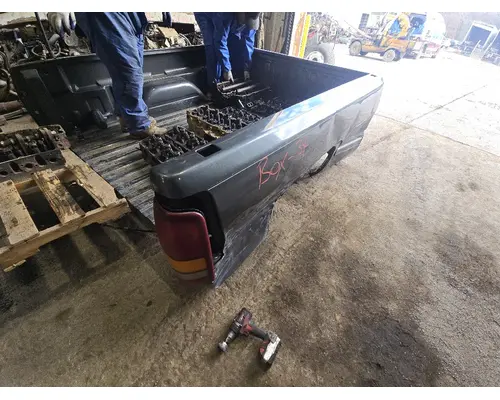 FORD 370 Cylinder Head